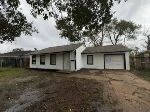 5810 Southurst St, Houston, TX 77033-2