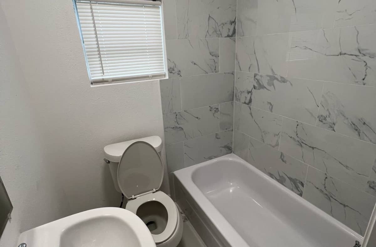 5922 Ridgeway Drive, Houston, TX 77033 (4)