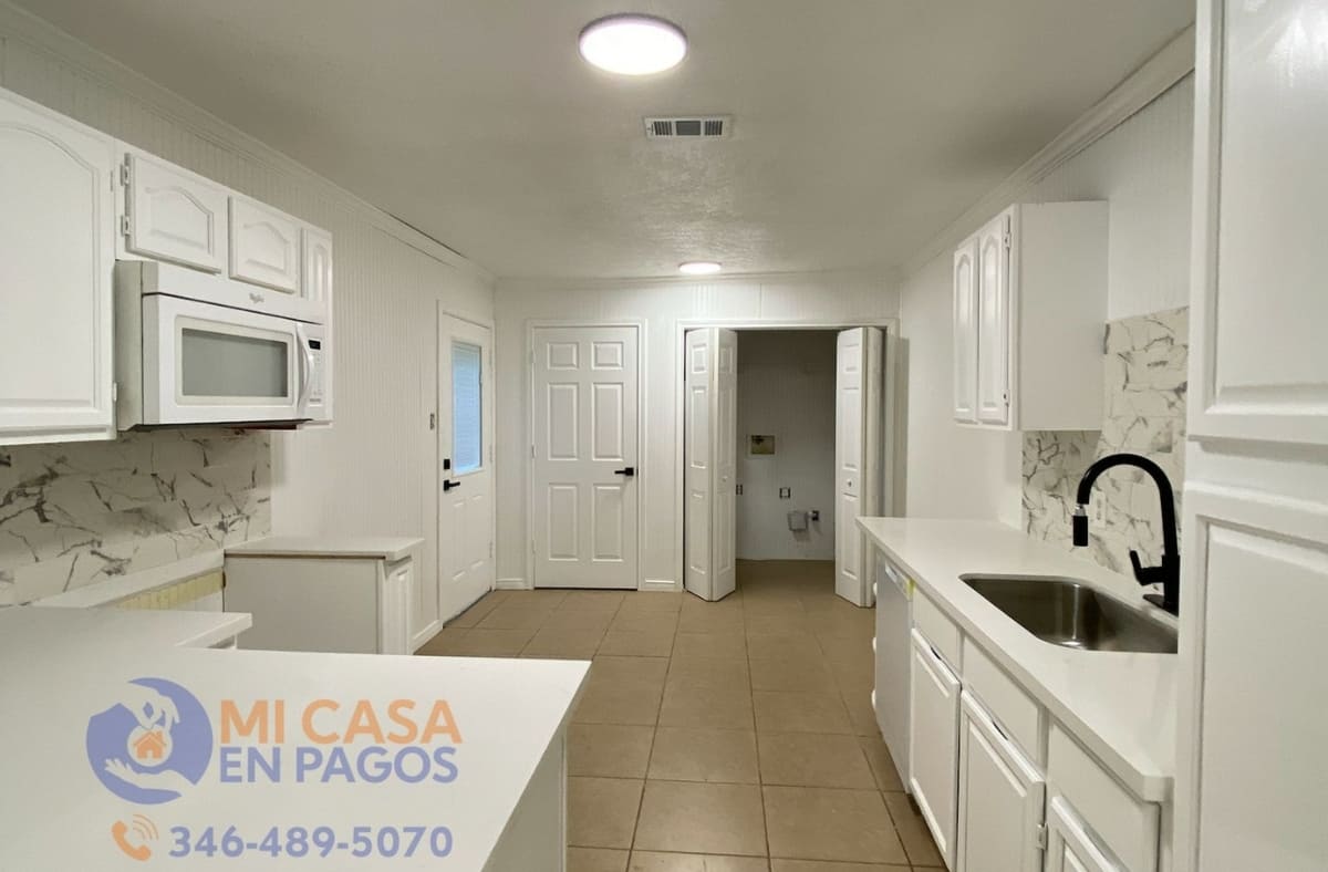 1017 Montrose Street, Port Neches, TX. 77651 (7)