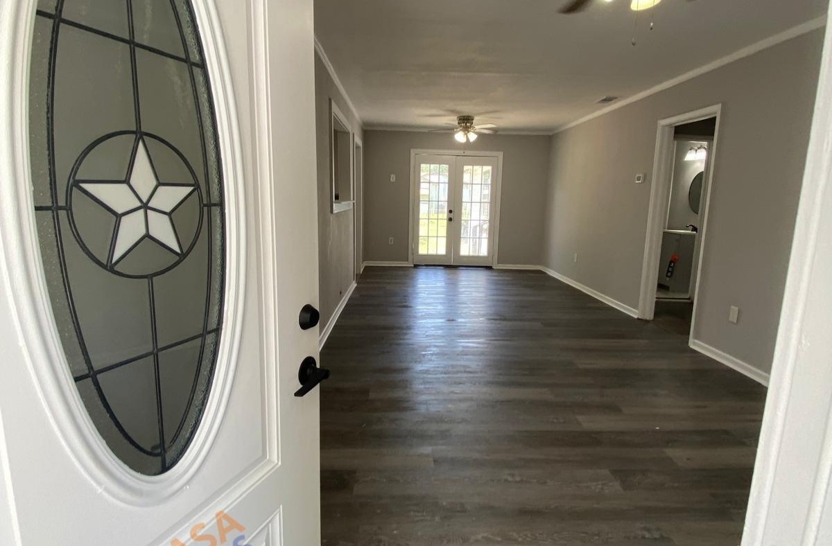 2206 E Brazos St,Victoria, TX 77901 (3)