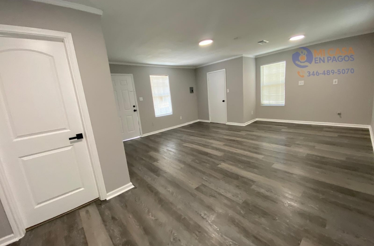 2206 E Brazos St,Victoria, TX 77901 (5)
