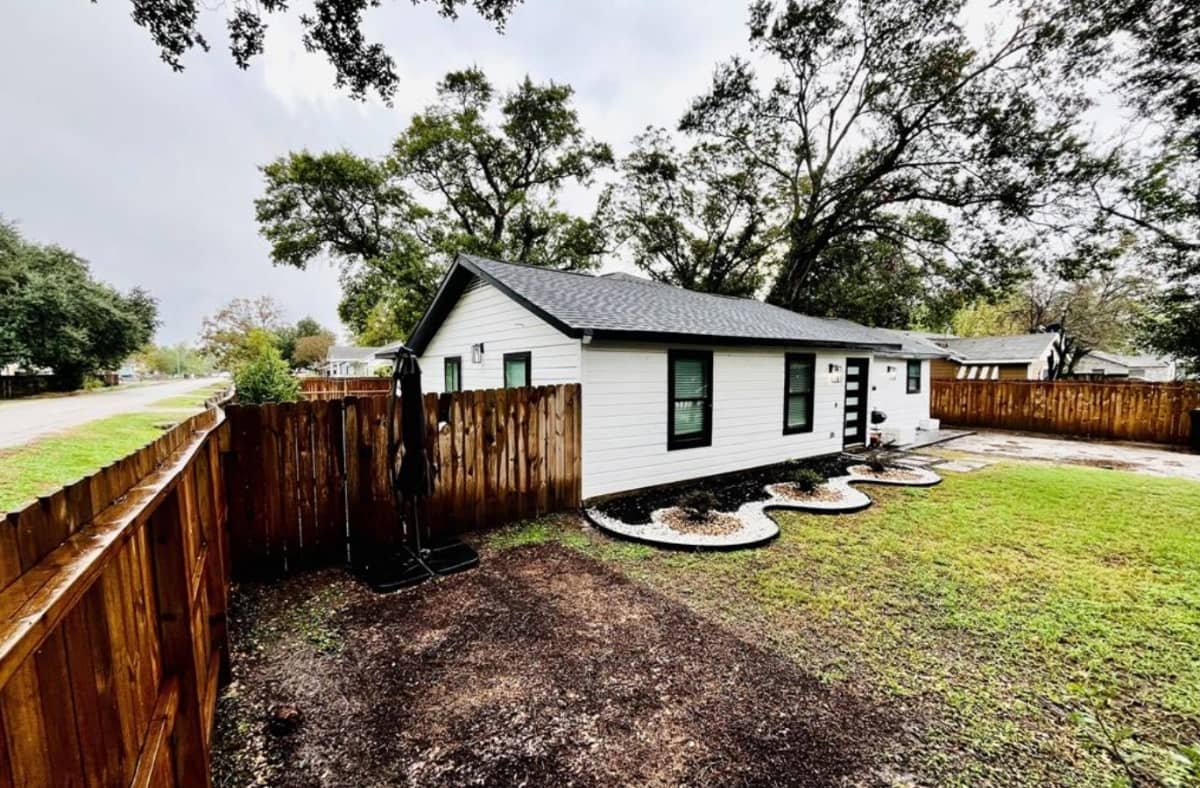 5906 Hilary St, Houston, TX 77026 (2)