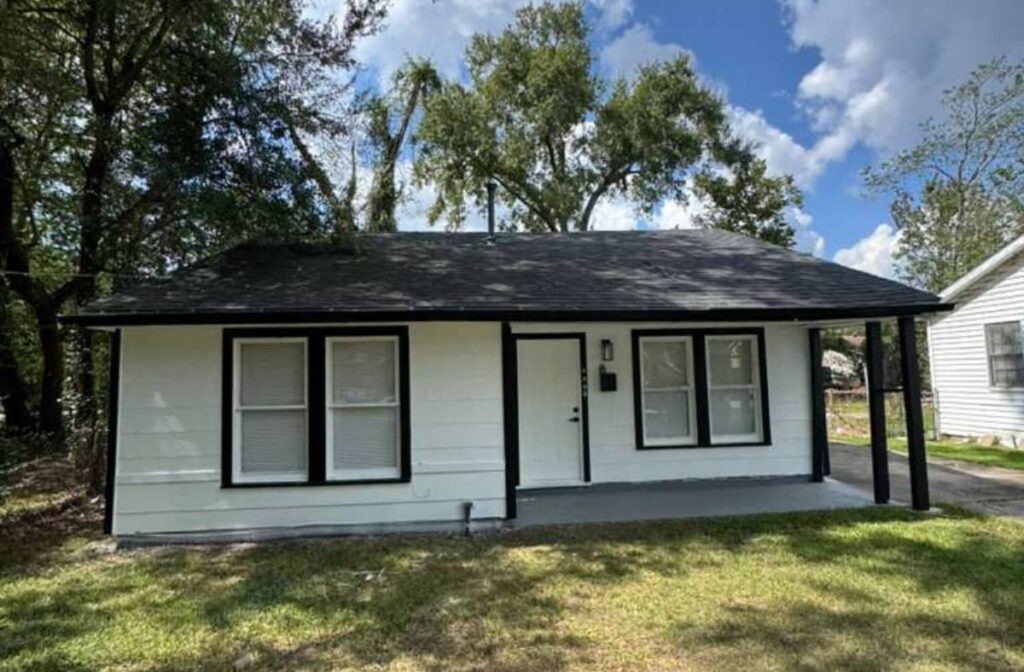 4555 Laredo St, Beaumont, TX 77703