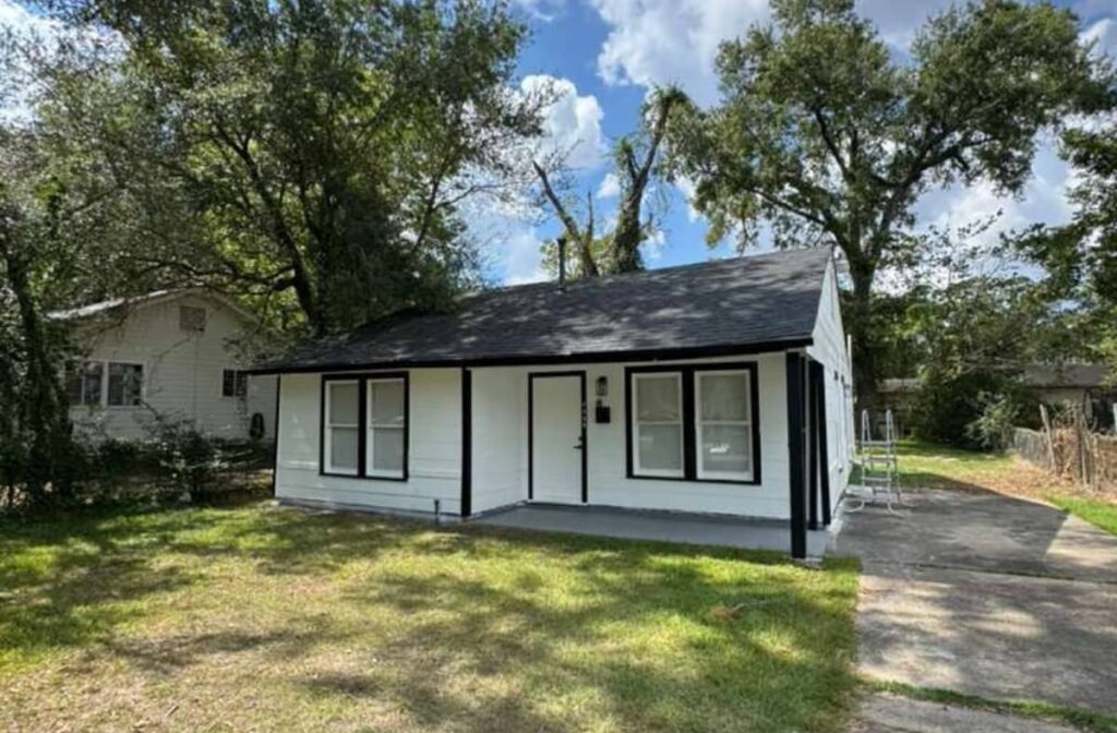 4555 Laredo St, Beaumont, TX 77703 (2)