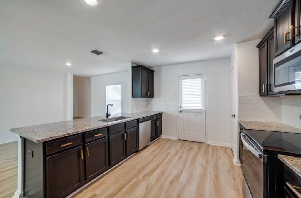 11757 Davalos Ln, San Antonio, TX 78252 (9)