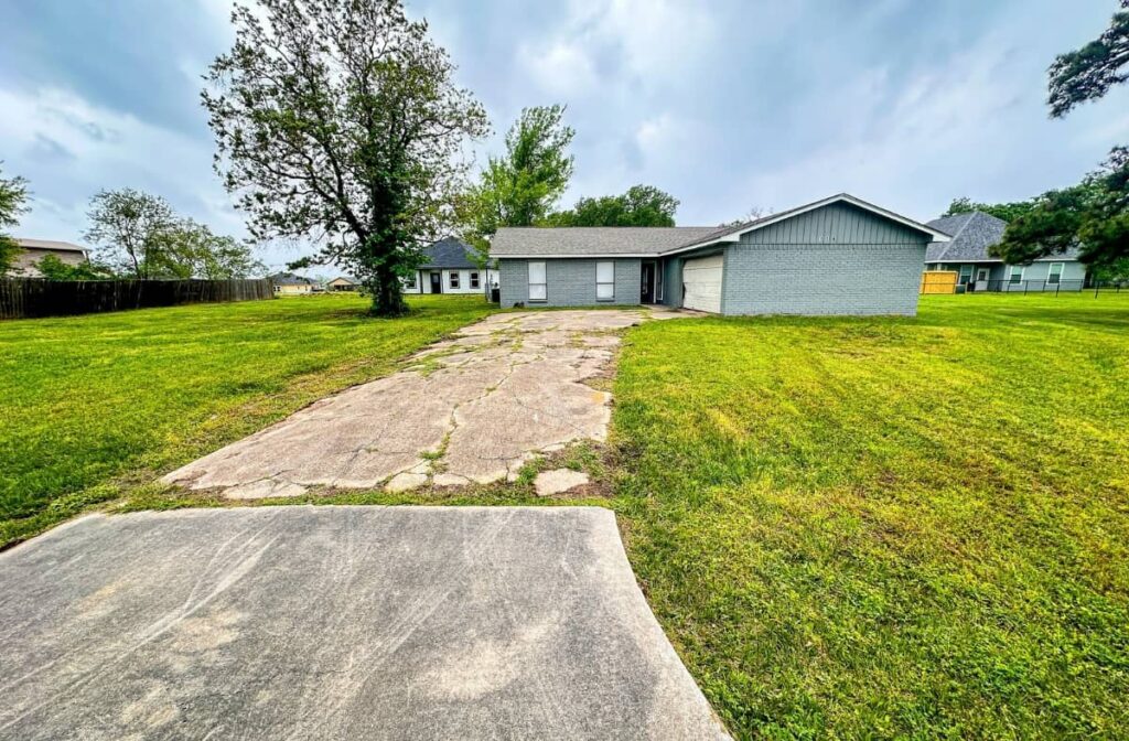 124 Candlelight Ln, Livingston, TX, 77351