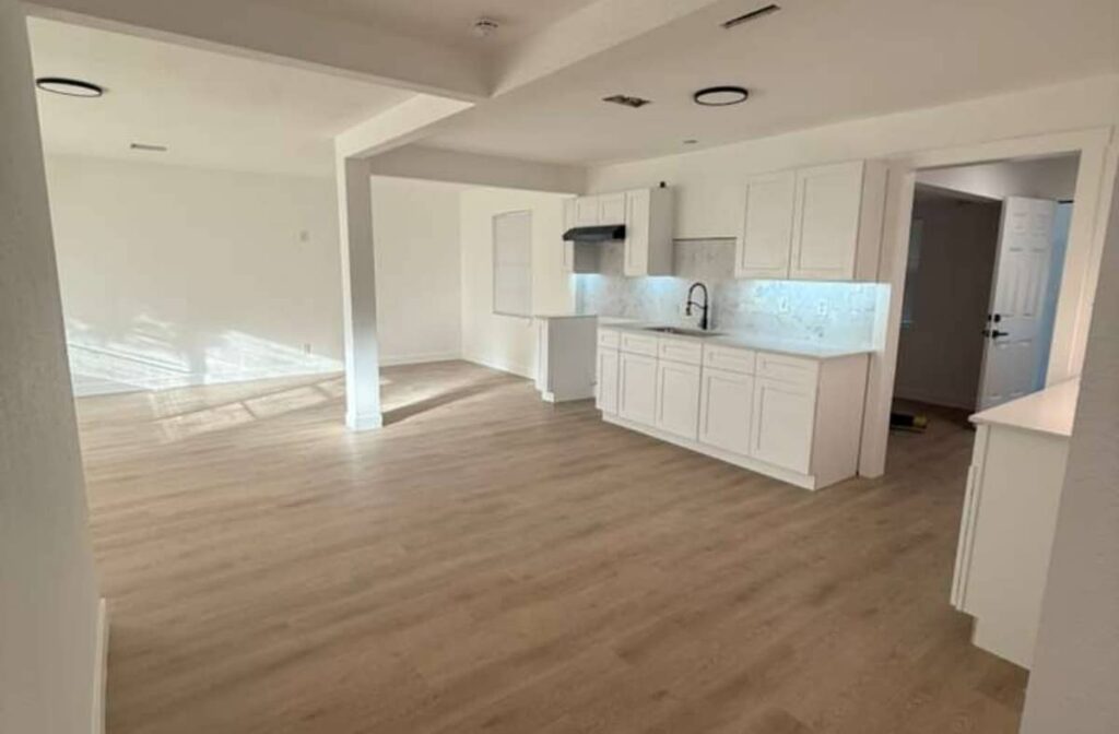 6007 Ridgeway Dr, Houston, 77033 (3)